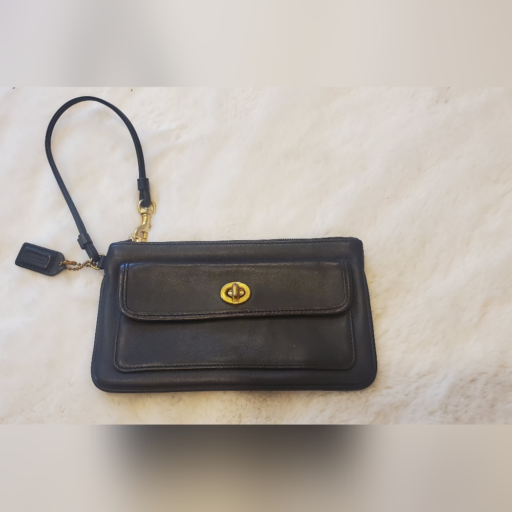 Elegant COACH Black Leather Wristlet